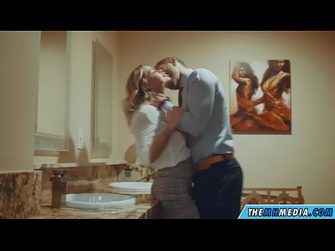❤️ Wanneer 'n rondborstige blondine jou in 'n openbare toilet verlei ❤❌ Porno by porn af.sexarxiv.ru